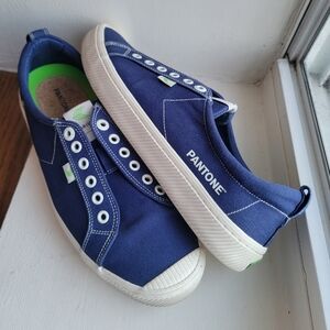 OCA Low Sneaker
